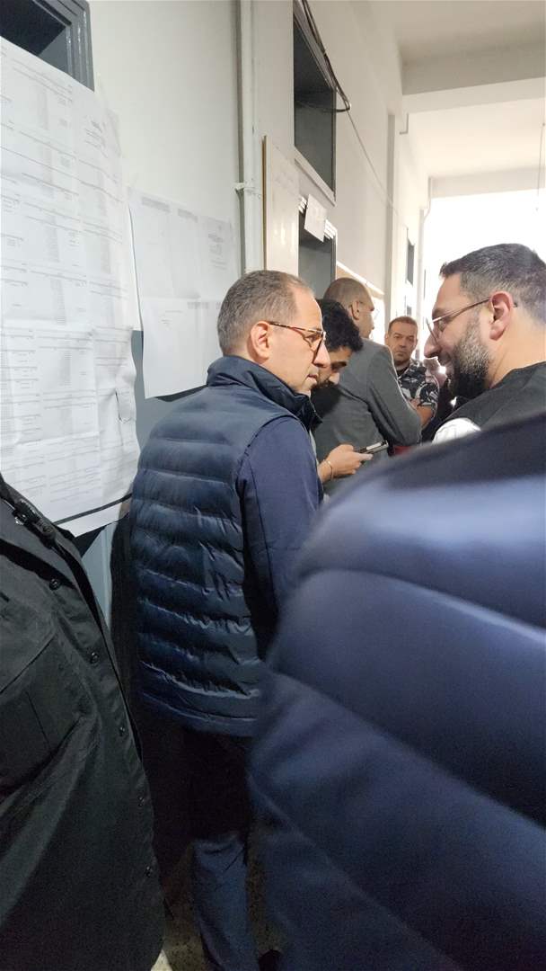  سامي ونديم الجميل في طابور الإنتظار نحو الإقتراع (فيديو) 