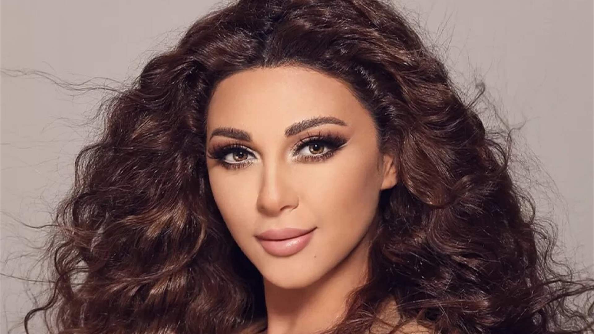 ميريام فارس تحتفل بميلادها بفستان قصير وبأجواء خاصة
