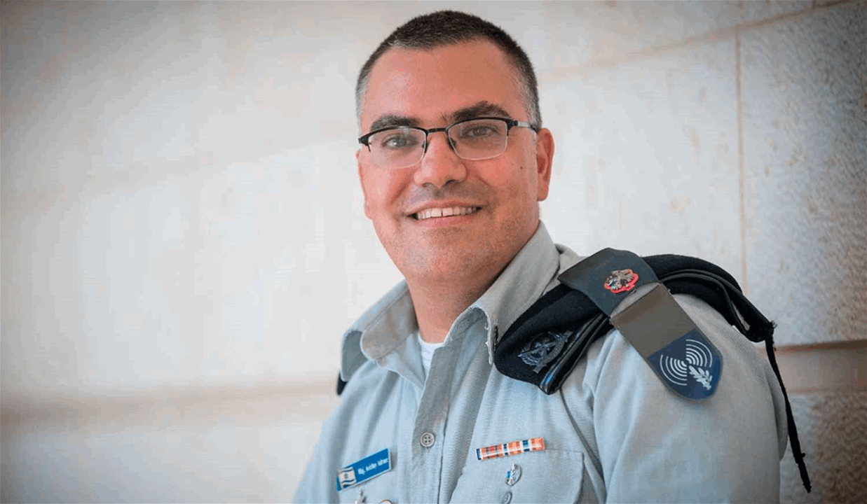 أدرعي: سبقني واشتكى! (صورة)