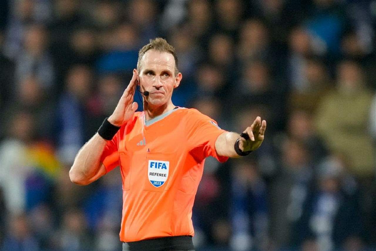 حكم مباراة سان جيرمان وأرسنال متّهم بالتلاعب بالنتائج 