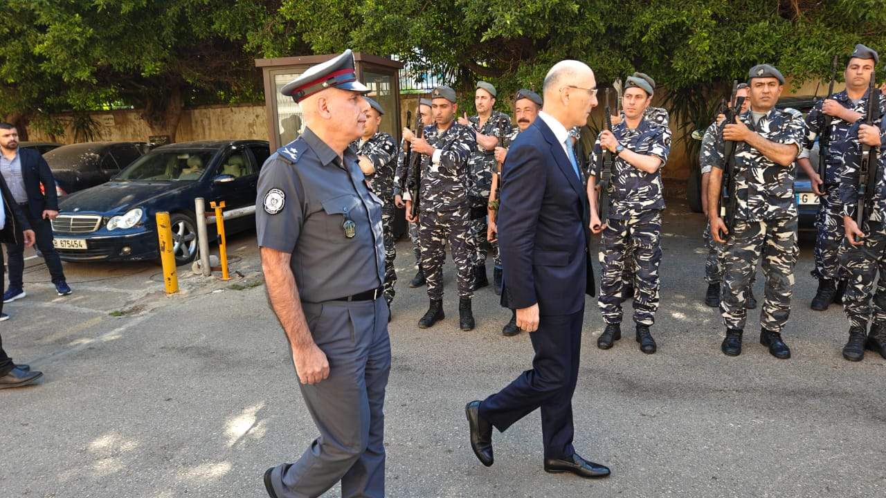 وزير الداخلية في سرايا طرابلس