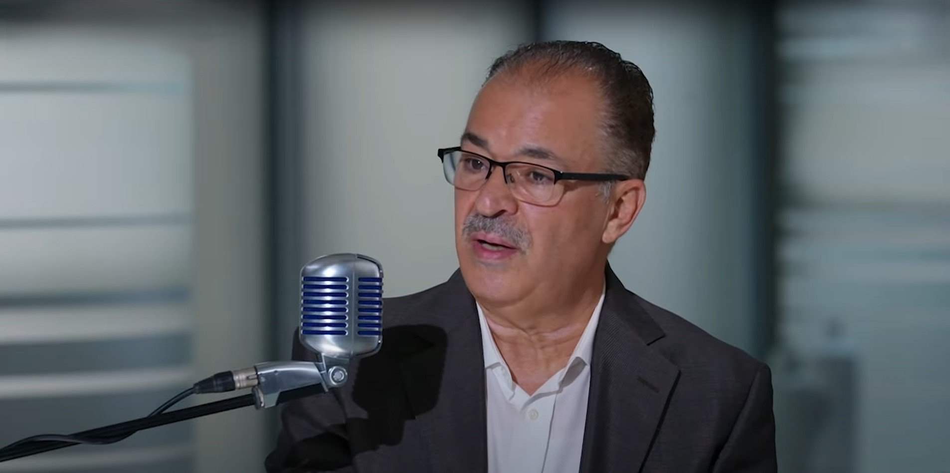 مازن الناطور يوجه رسالة شديدة اللهجة لمن خذله:  وفّرتم عليّ الكثير