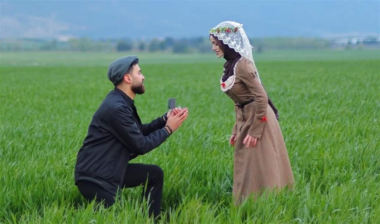 عبير الصغير تحتفل بعقد قرانها واطلالتها تلفت الأنظار