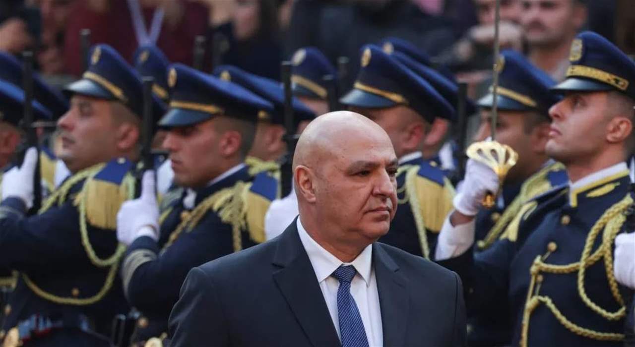 الرئيس عون عاد الى بيروت 