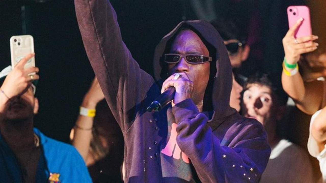 فيديو - رونالدينيو ونجم ريال مدريد في احتفال برشلونة بالنصر