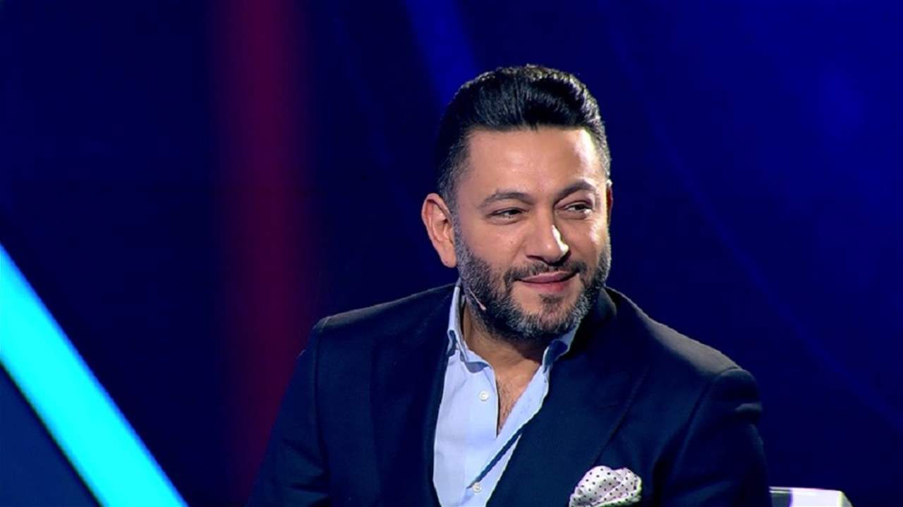 احمد زاهر يقتحم حفل زياد برجي في بيروت ويفاجئه على المسرح