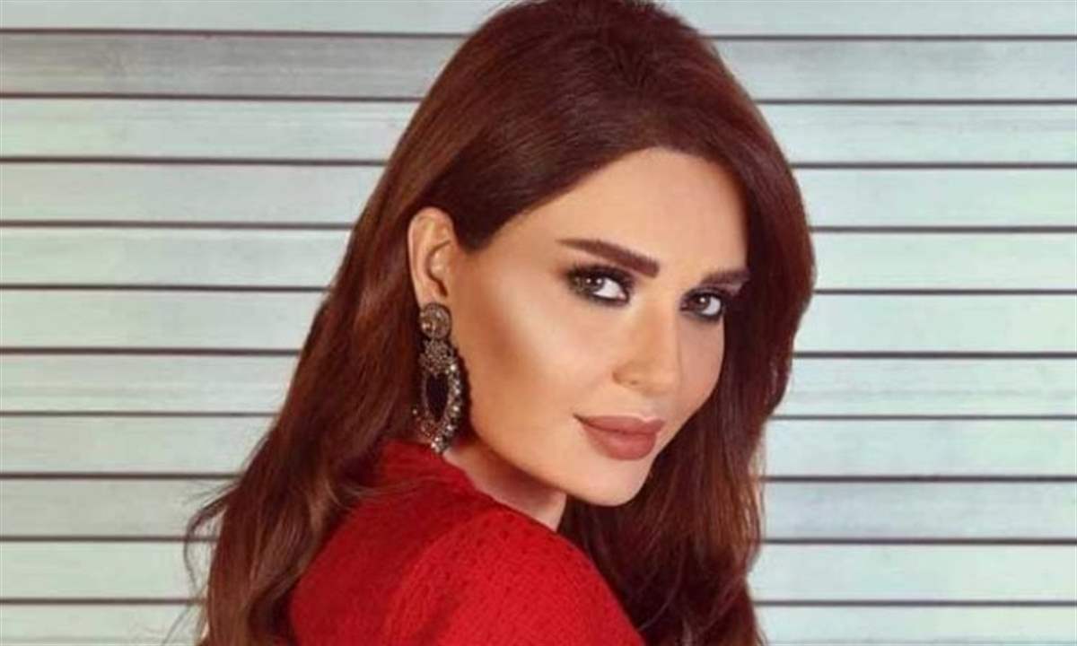 سيرين عبد النور تفاجئ جمهورها بلوك جديد