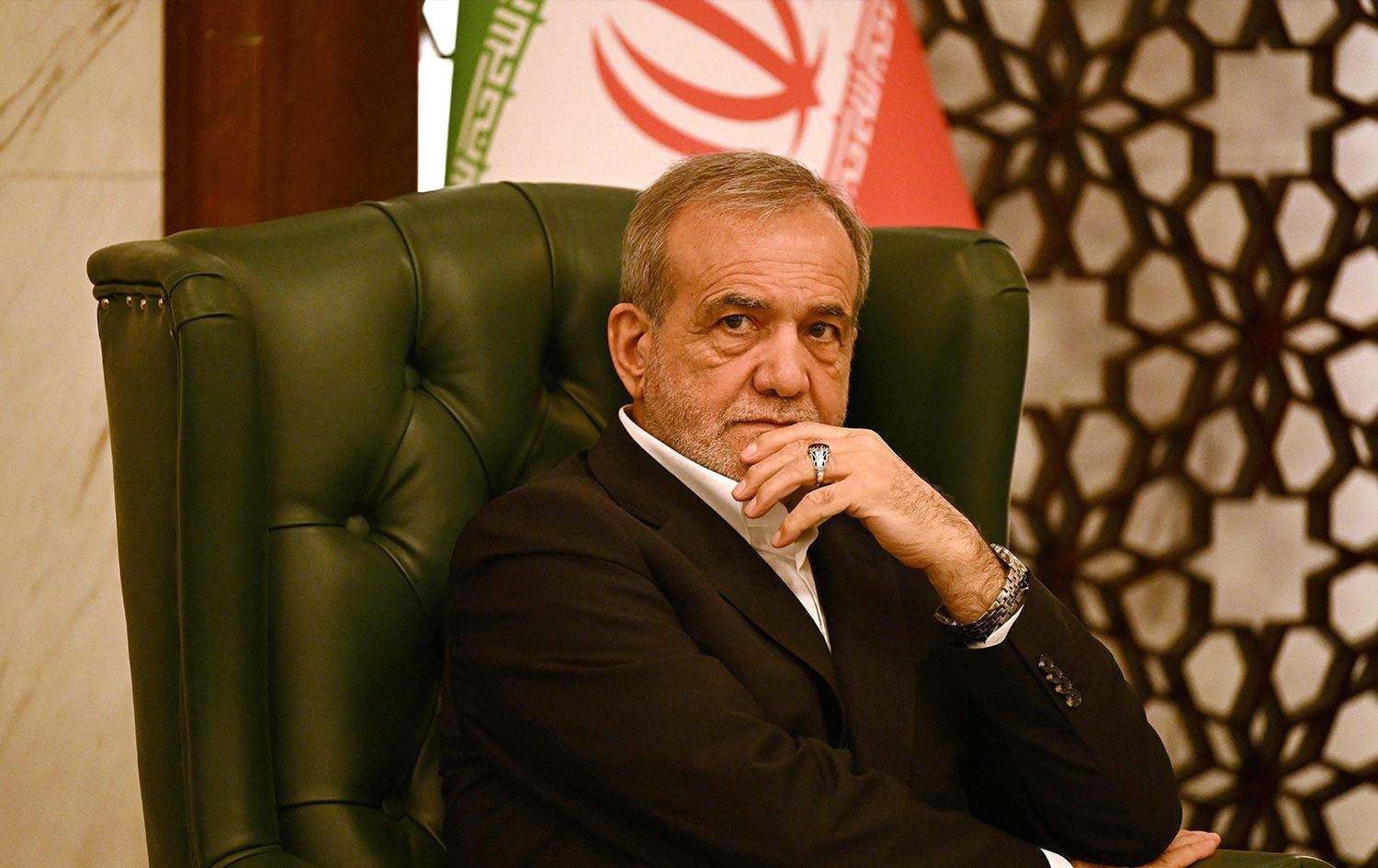 الرئيس الايراني لترامب: أسوأ اللصوص على الأرض! 