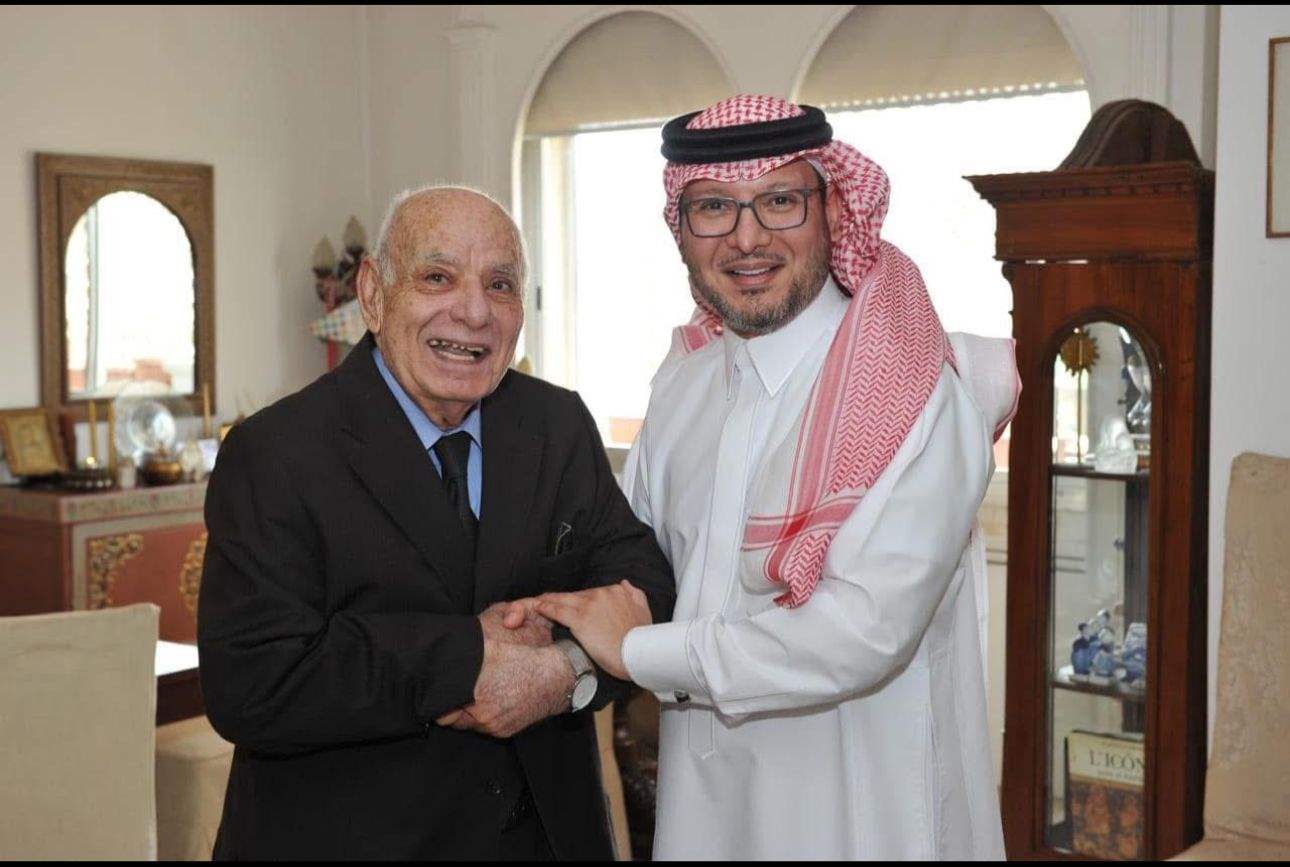 سفير المملكة وليد بخاري يلتقي إدمون رزق.. "السياسة مسؤولية" 