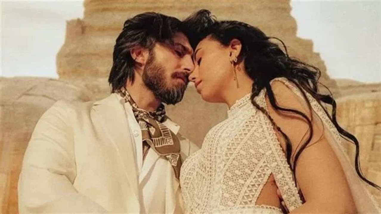 السدير مسعود يحتفل بخطوبته من أمام الاهرامات في مصر