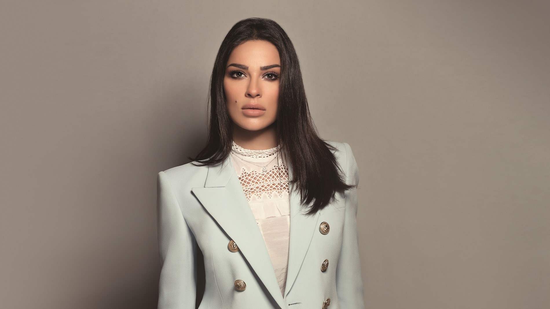 نادين نسيب نجيم توثق تعرضها للتـ ـحرش داخل احد المجمعات التجارية 