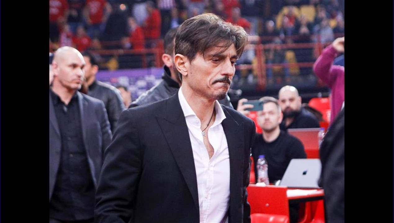 فيديو - الرئيس الغريب الأطوار يشتم الحكام أمام اليوروليغ