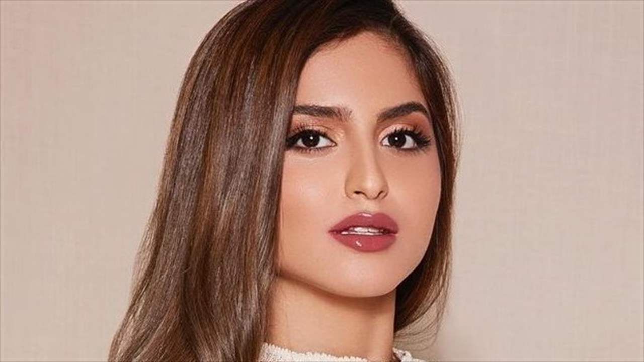 حلا الترك تحتفل بتخرجها من الجامعة ووالدها محمد الترك يبارك لها 