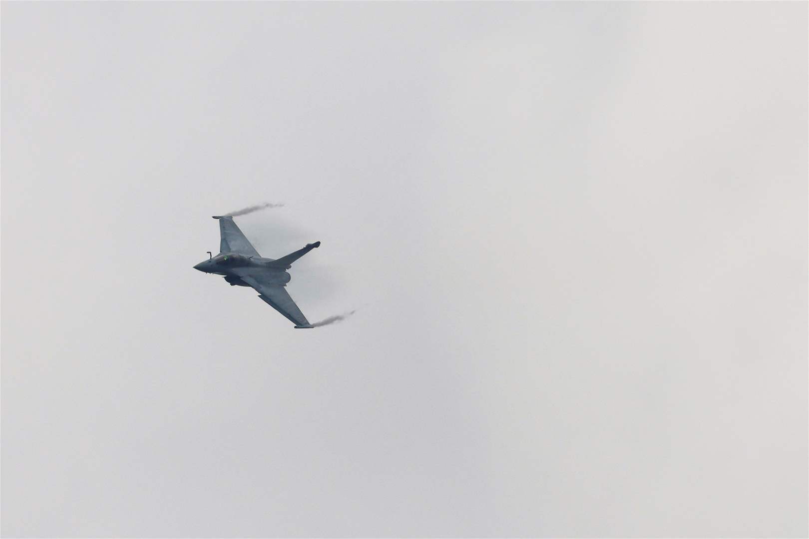 خياران لا ثالث لهما: السلاح أو الغارات! 