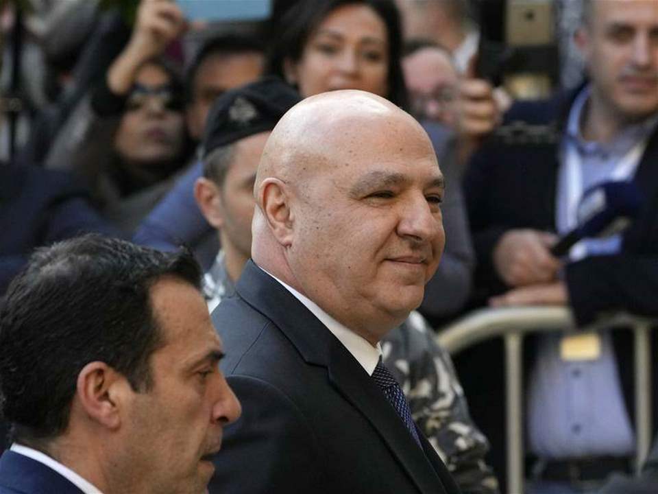 جوزاف عون &quot;بين النهرين&quot;.. والسلاح على &quot;خطيّن&quot;! 