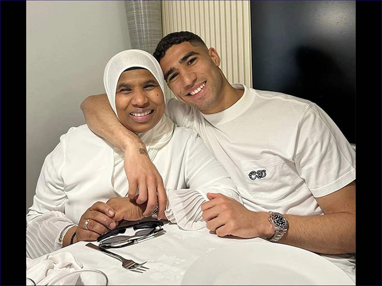 فيديو - أشرف حكيمي والعائلة في الميدان