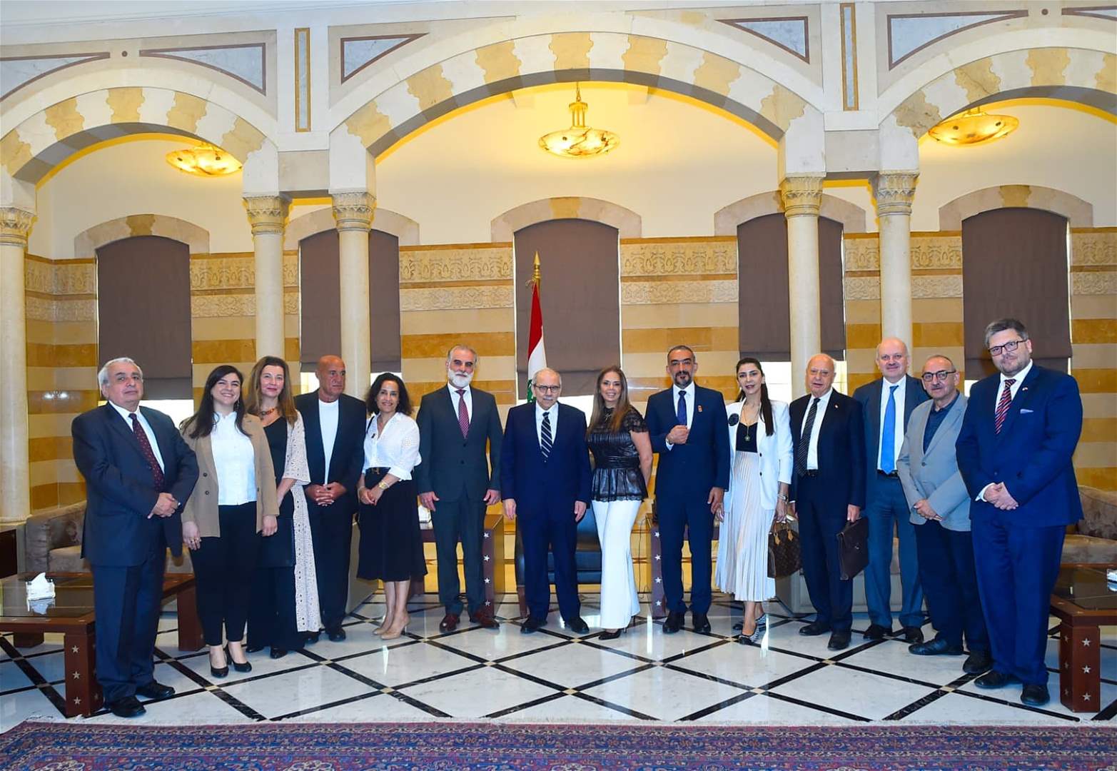 المغتربون يرفضون حصر اقتراعهم بـ6 مقاعد ويطالبون بالمساواة