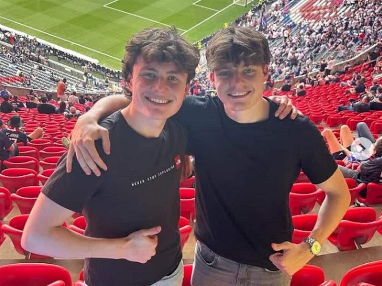 فيديو - ناما في مرحاض 27 ساعة وحضرا نهائي الأبطال مجاناً