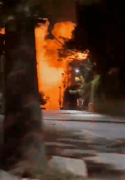 شاهد لحظة الغارة على بلدة عين قانا قضاء النبطية