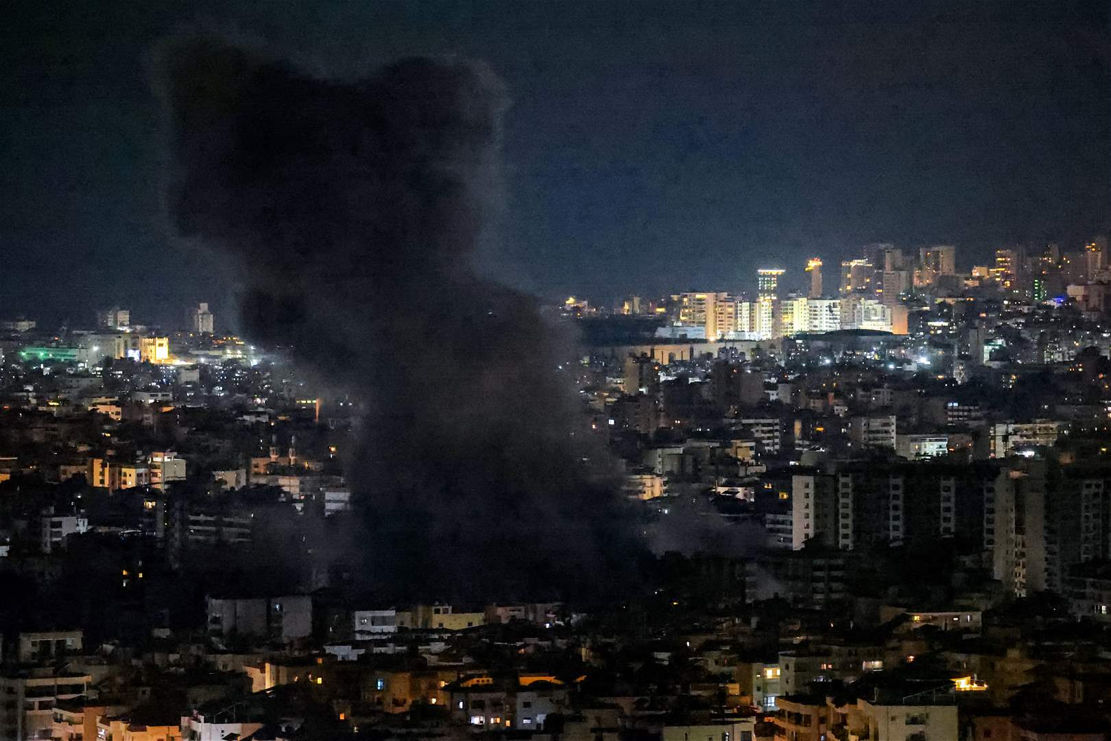 ضحكات وصيحات و"لبيك".. أثناء القصف على الضاحية! (فيديو)