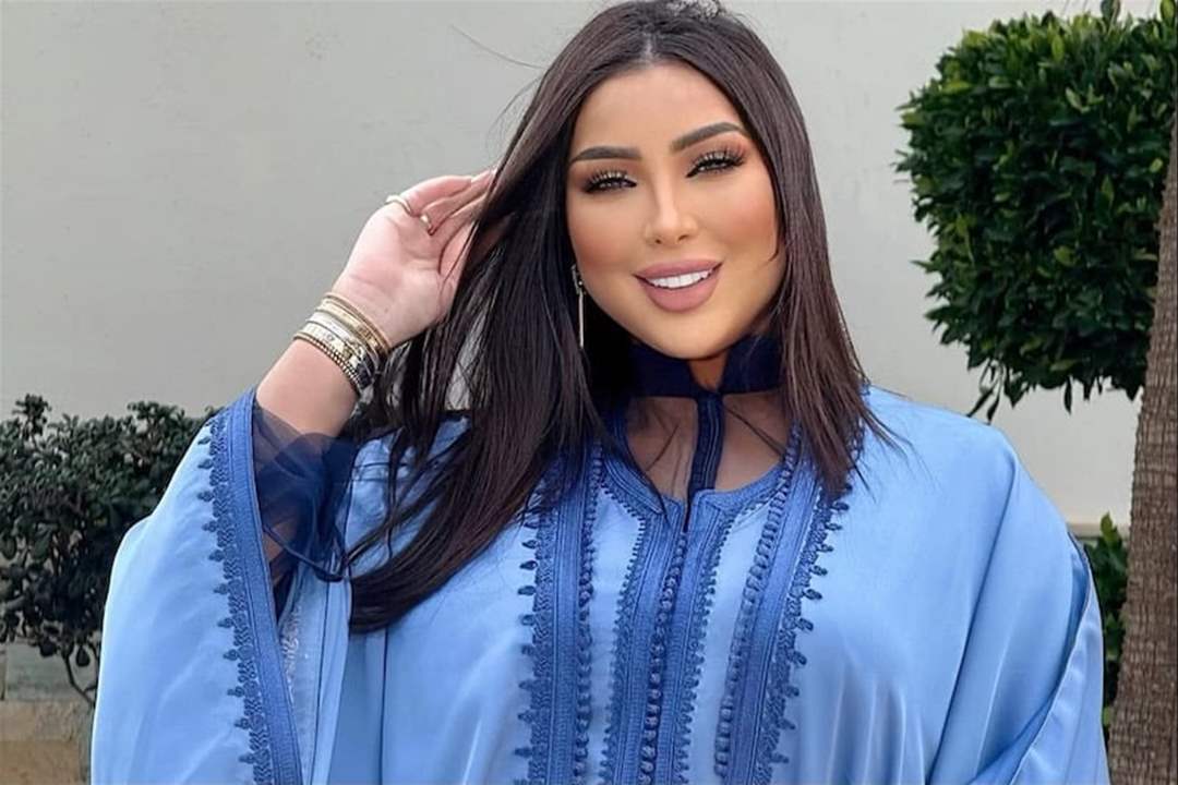 دنيا بطمة تحدث ضجة في احدث ظهور لها