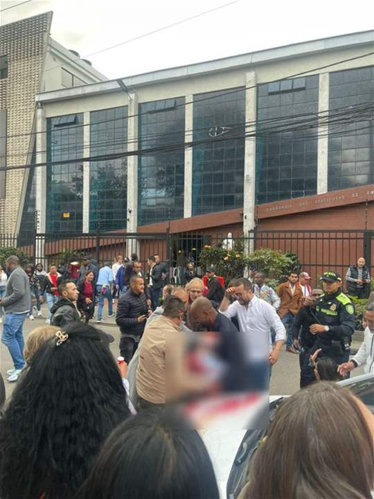 رصاصة تصيب مرشحاً رئاسياً بين أنصاره (فيديو) 