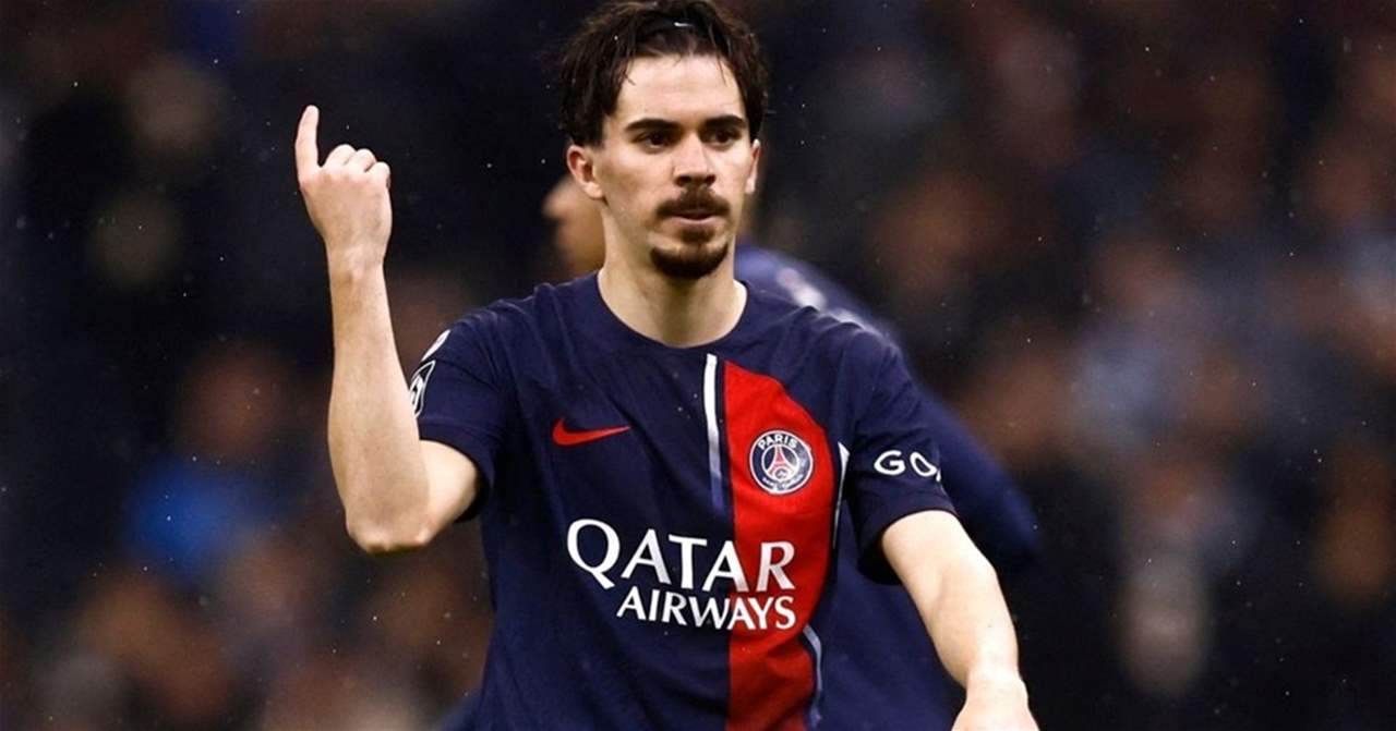 فيديو - جداريّة عملاقة لفيتينيا في أحد شوارع باريس