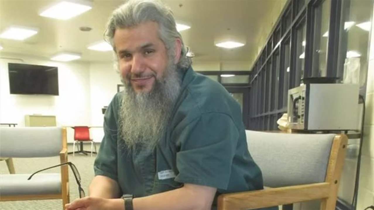 لقطات مؤثرة لـ اول لقاء لـ حميدان التركي بعائلته واحفاده بعد الافراج عنه 