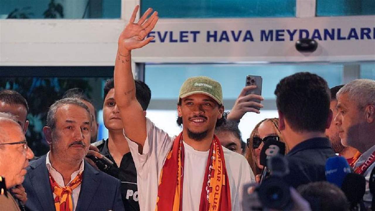 فيديو - استقبال حافل لسانيه في إسطنبول 