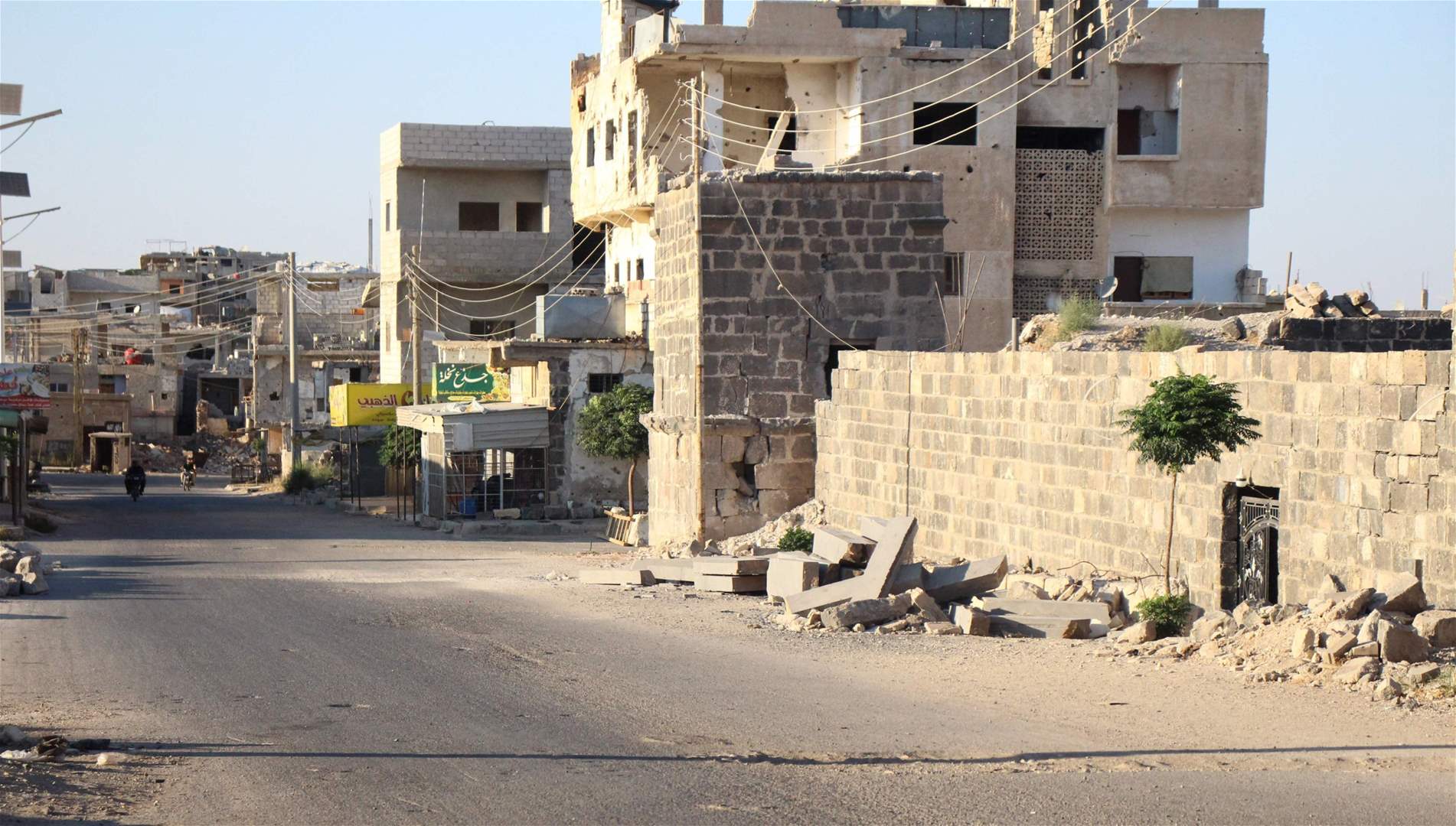 فيديو من درعا.. دبكة برفقة صاروخ؟! 