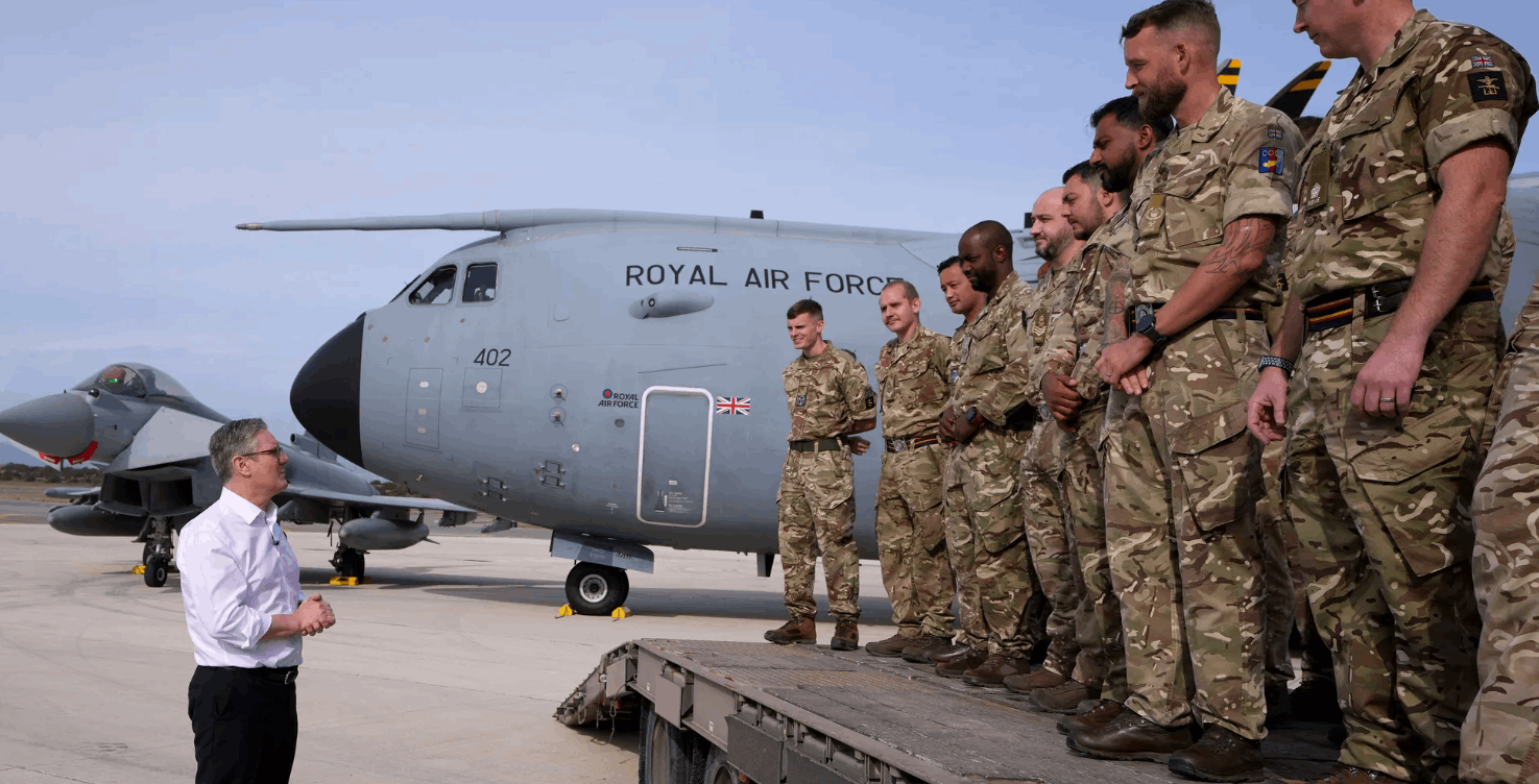 خوفاً من استهدافها.. دولة تفعّل تطبيقاً للعثور على مخبأ! 