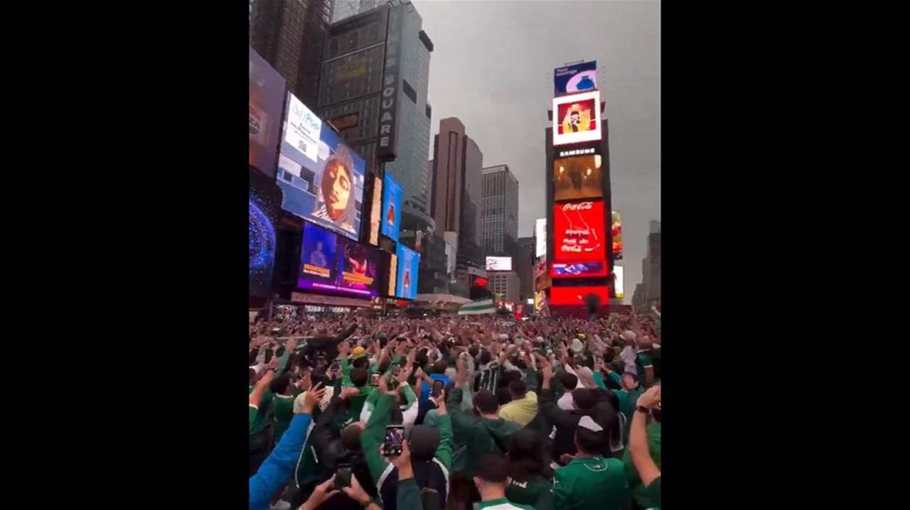 فيديو - جماهير بالميراس تغزو "تايمز سكوير" في نيويورك