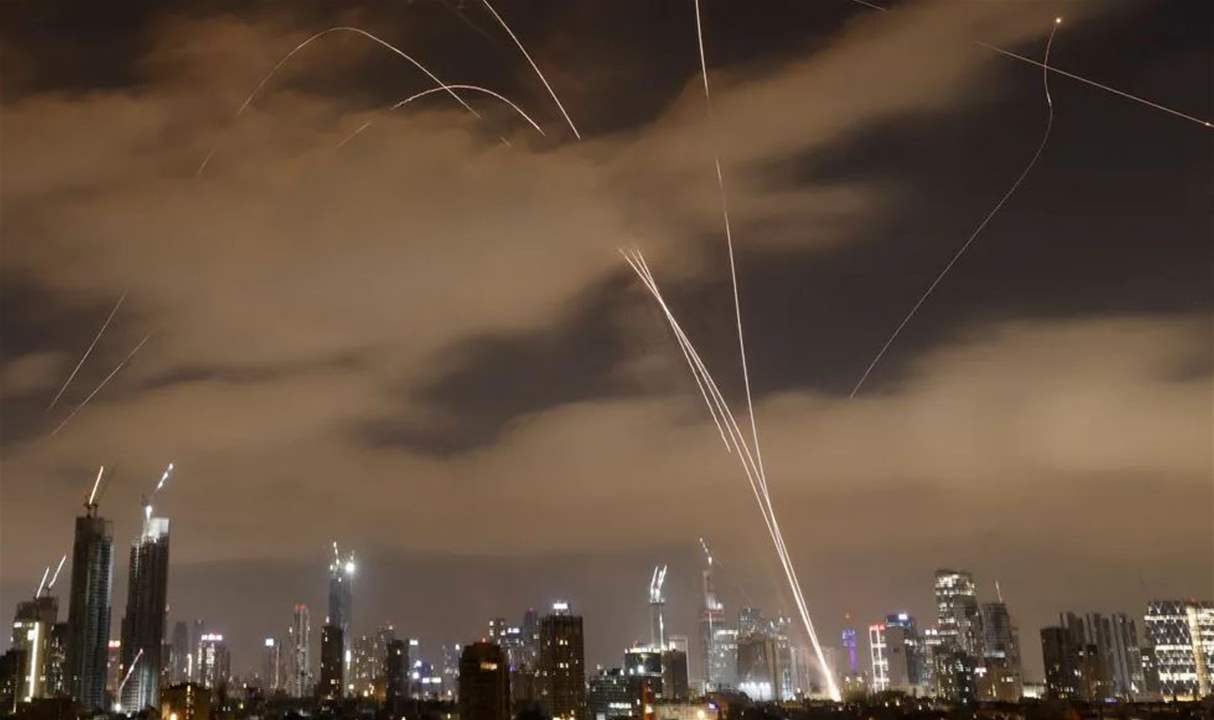 صواريخ إيرانية تصيب عدة منشآت في حيفا (فيديو) 