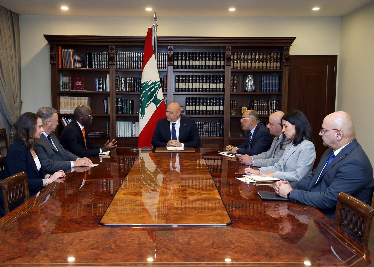 ملف قرض إعادة الإعمار بين الرئيس عون ووفد البنك الدولي 