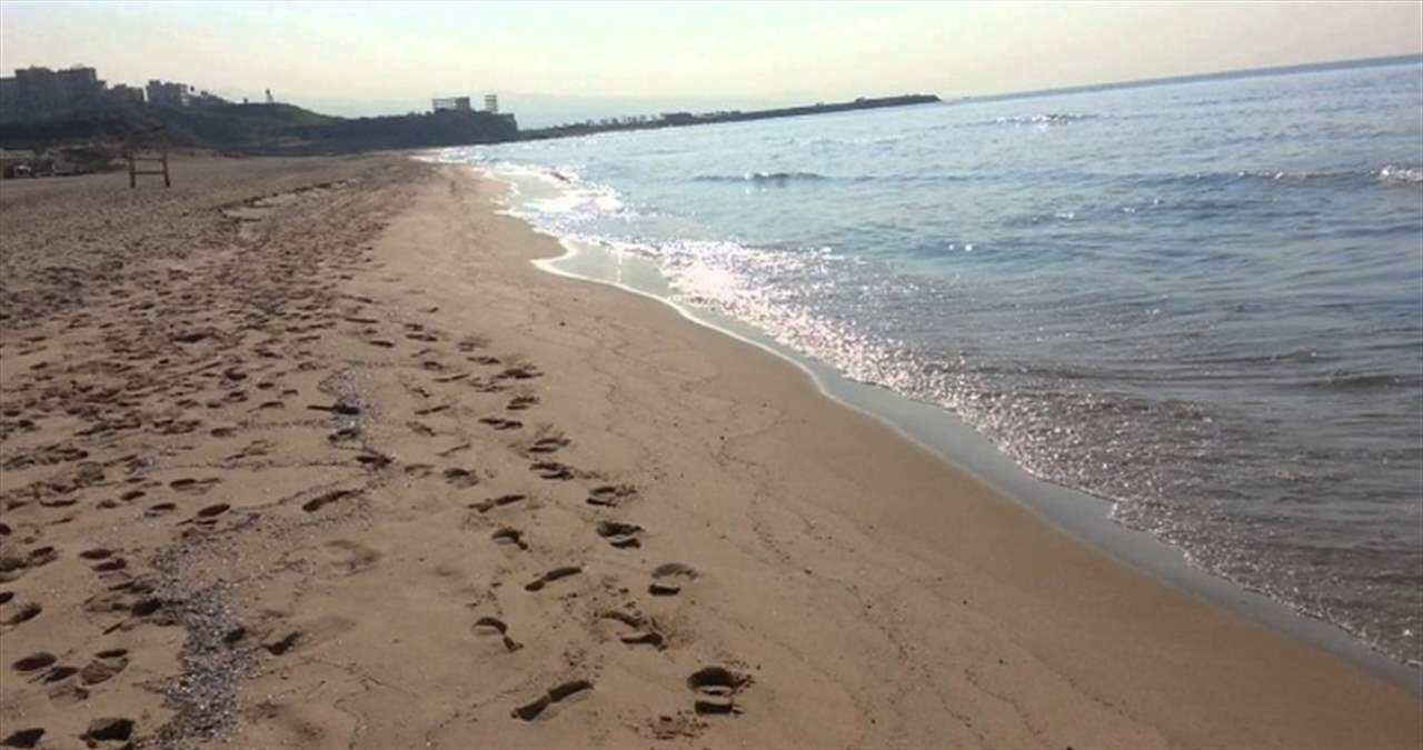 في الرملة البيضاء.. إنقاذ شخصين من الغرق! (فيديو) 