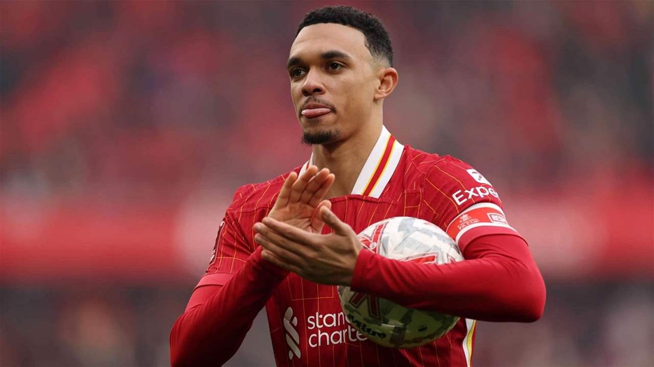 وداع بلسعة أفعى ... مطار ليفربول يسخر من ألكسندر أرنولد