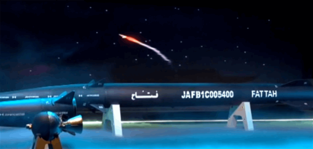 "إخترق الدفاعات الإسرائيلية المُعقدة".. تعرفوا إلى صاروخ "فتاح"! 