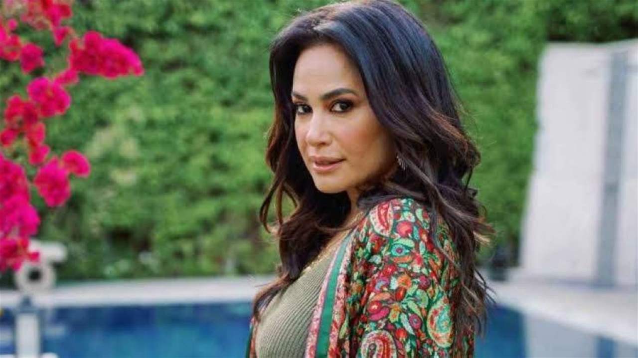 حملة دفاع عن هند صبري بعد مطالبات بترحيلها من مصر