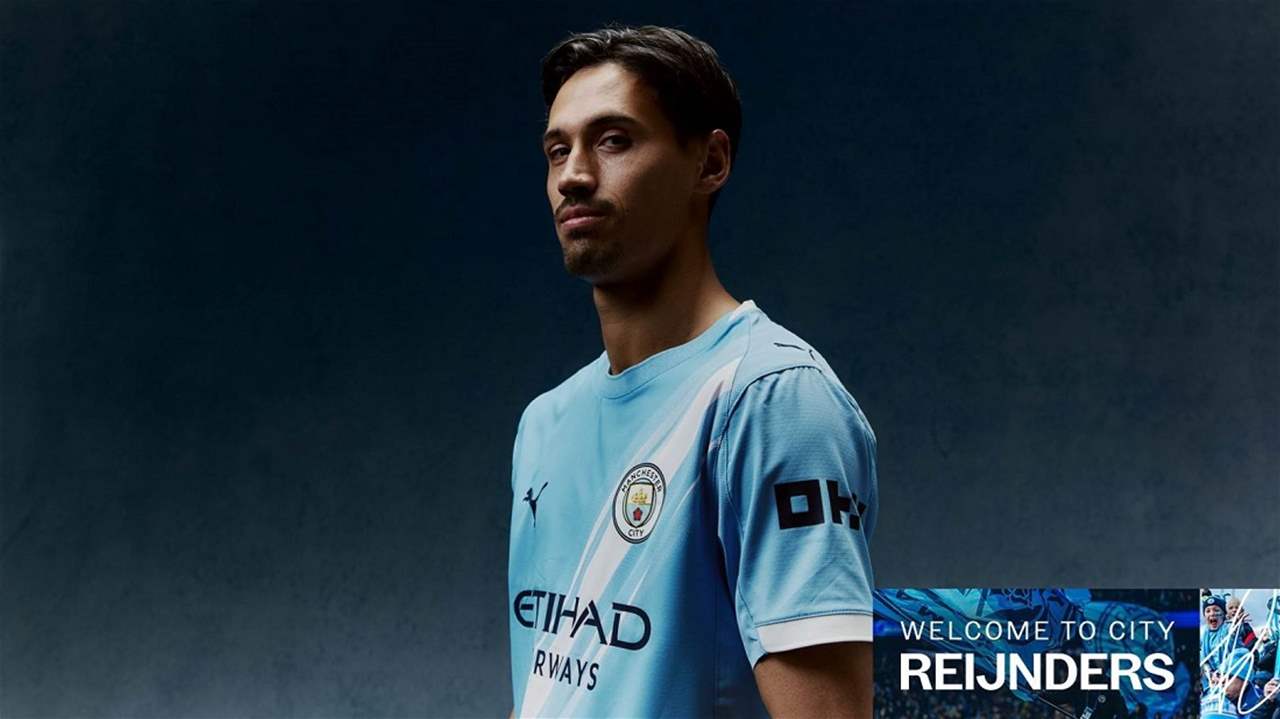 بالفيديو - تيجاني رايندرز يغني في حفل تقديمه مع مانشستر سيتي