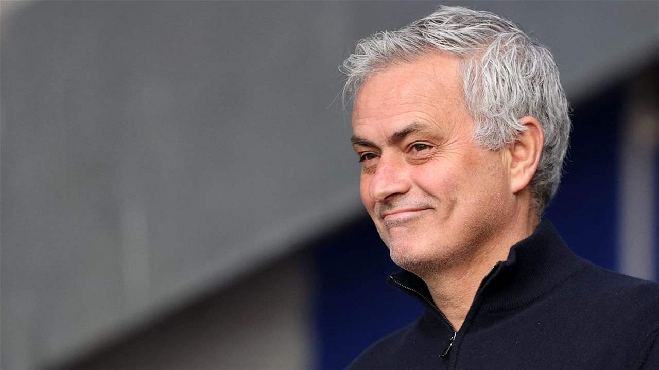 فضيحة رسائل الواتس آب .. مورينيو يتعرض لعدوانية واستقالات جماعية 