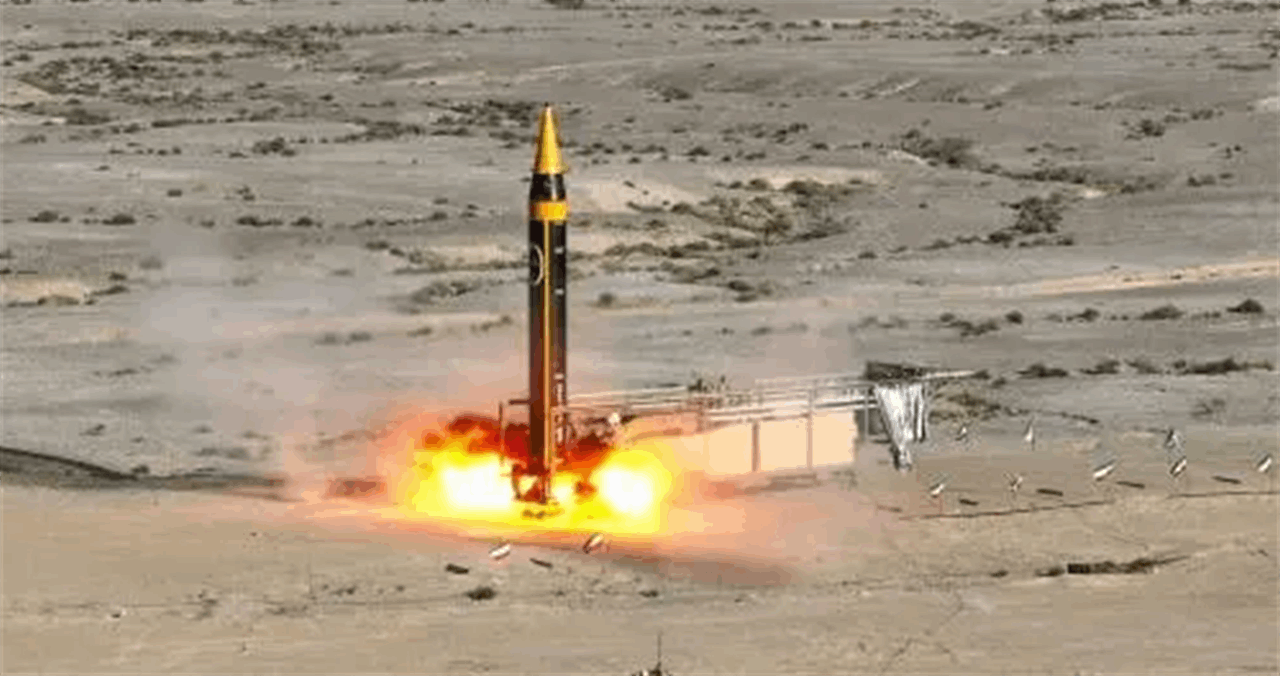 "الأكثر تدميراً".. الكشف عن صاروخ إيراني فرط صوتي