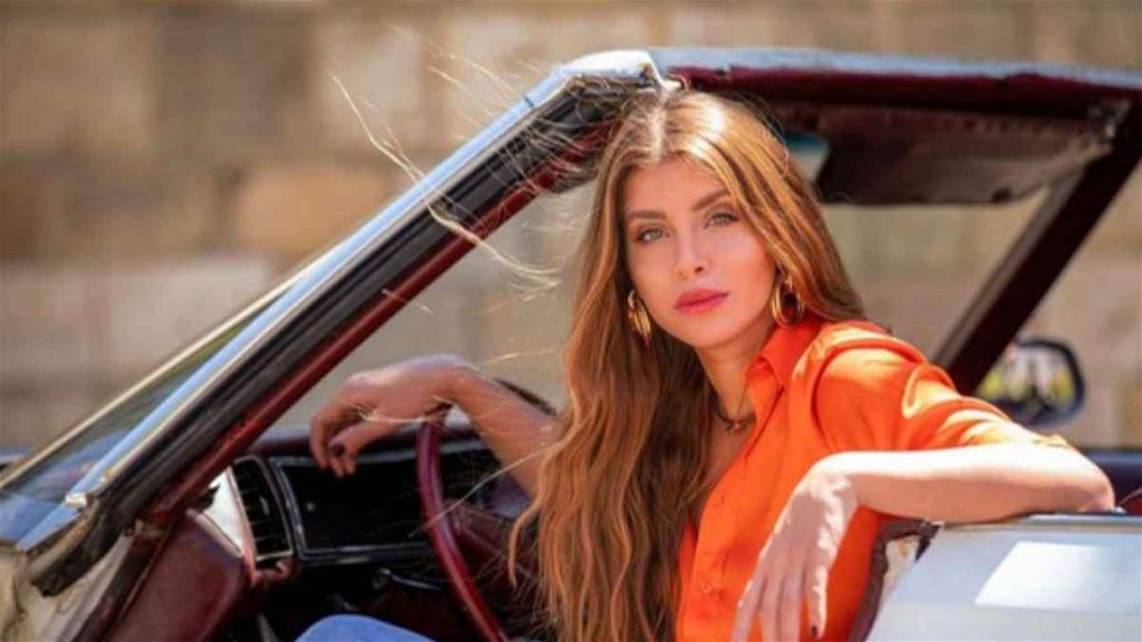 نور علي تلفت الأنظار برقصها برفقة شقيقاتها.. فيديو لهن يتصدر