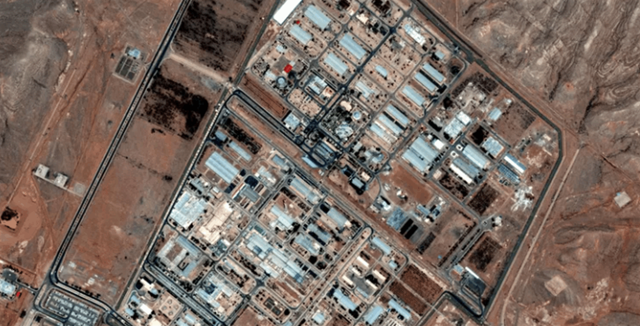 بعد قصفها.. مشاهد للمنشأة النووية في أصفهان (فيديو)