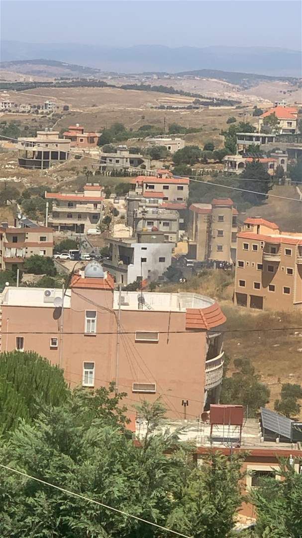 استهداف سيارة عند أطراف بلدة كونين (صورة)