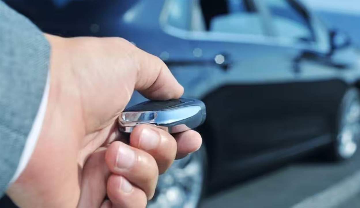 أنحف سيارة بالعالم.. تفاجئ الجميع! (فيديو) 