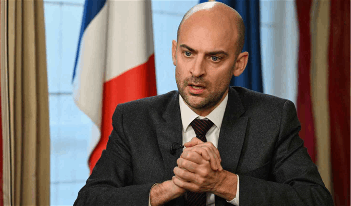 فرنسا تدخل على خط مفاوضات النووي الإيراني بدور محوري