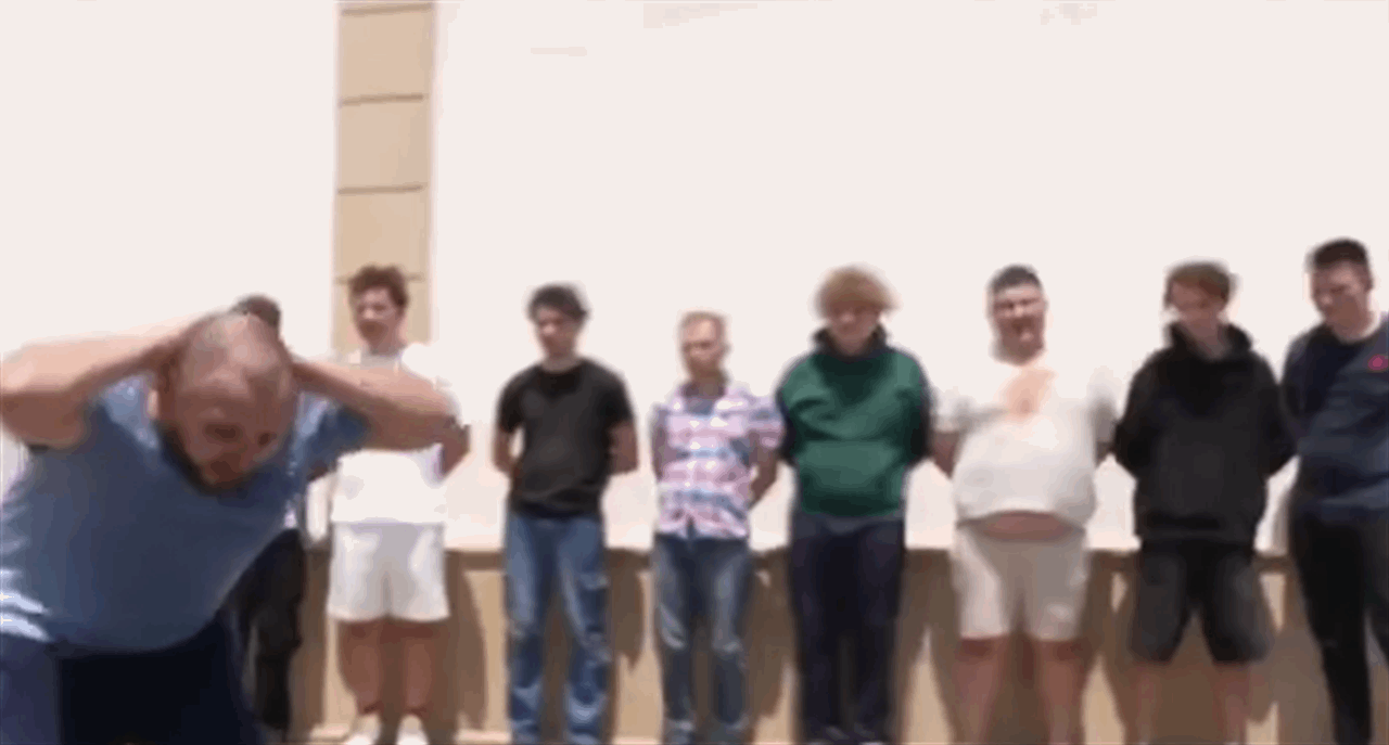 اذربيجان تنشر فيديو لسجناء بينهم روس! (فيديو) 