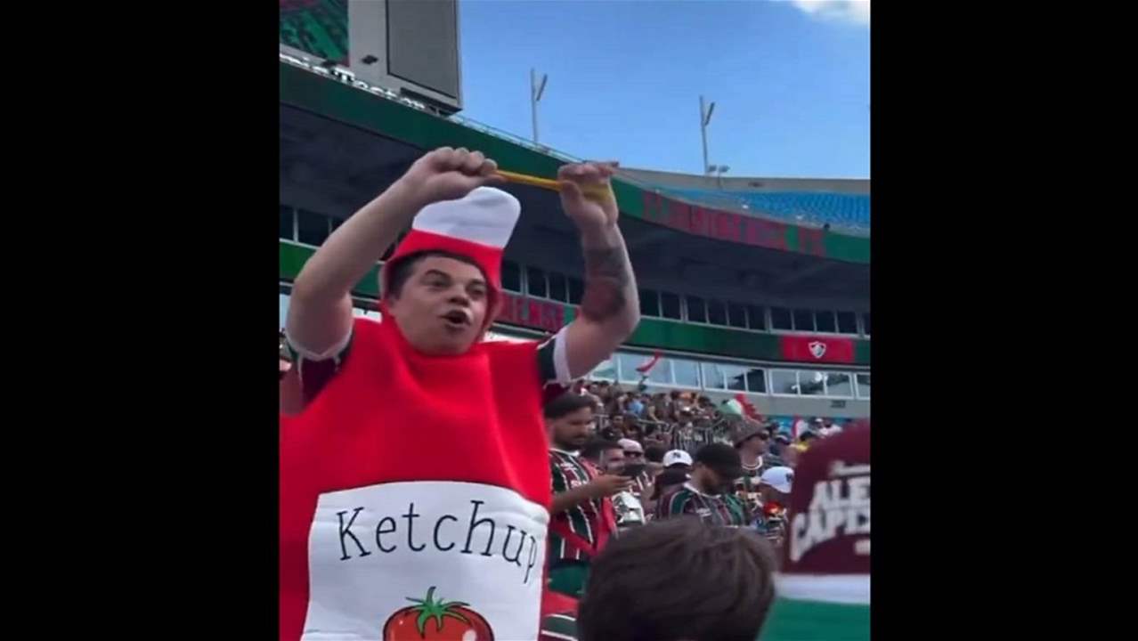 فيديو - &quot;قوقو&quot; يشعل المدرجات ويكسر &quot;المعكرونة الإيطالية&quot; 