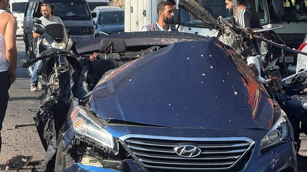 كاميرا مراقبة توثق لحظة الإستهداف على أوتوستراد خلدة (فيديو) 