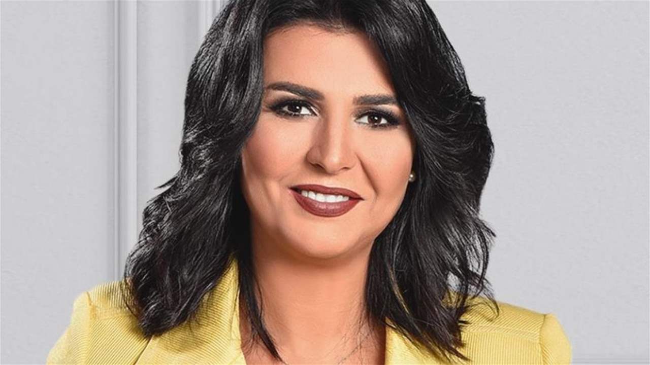منى الشاذلي تعتذر من فنانة دنماركية بعد رسقة مها الصغير لوحتها 